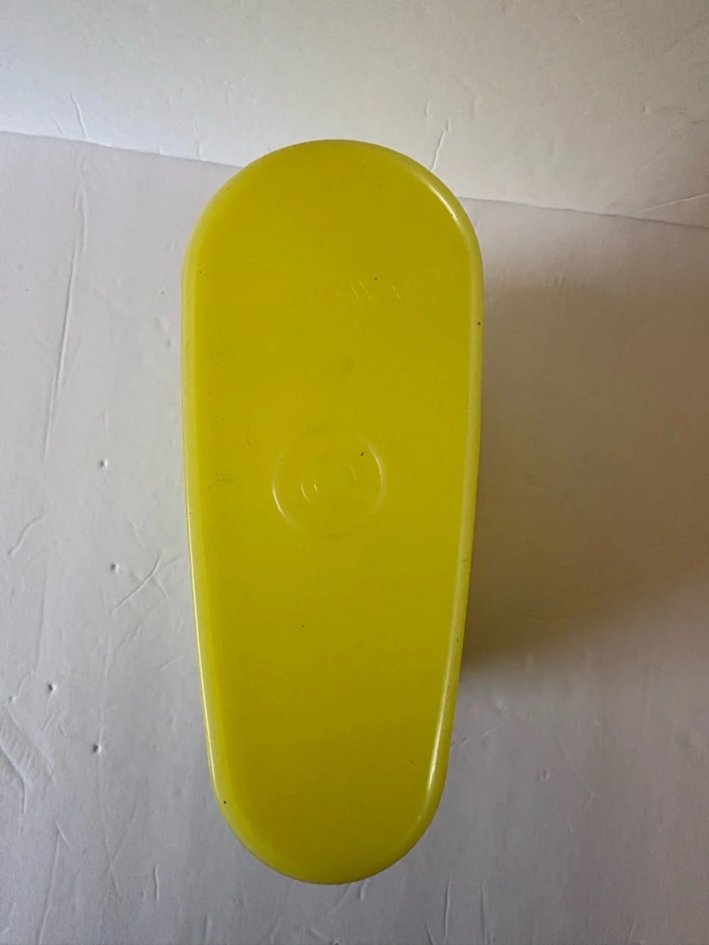 Tupperware Vintage Beverage Buddy With Handle 2 QT Yellow 587-1